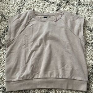 Gap short sleeve sweater with embroidery